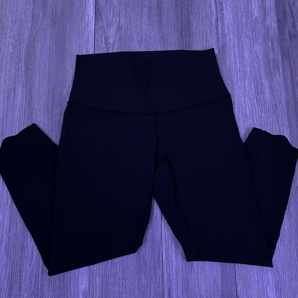 Black Lululemon Women's High Rise Scallop capris